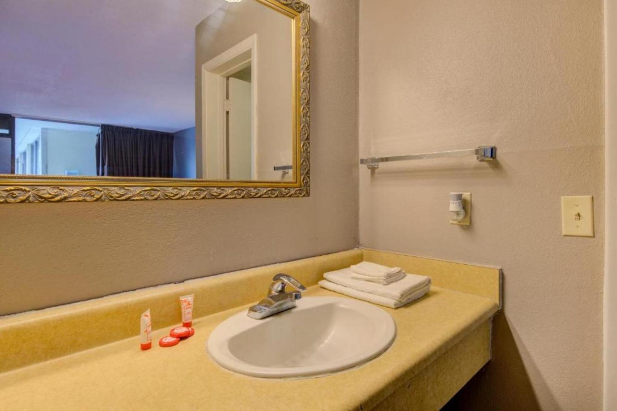 Oyo Hotel Douglas Ga Us-441 Dış mekan fotoğraf